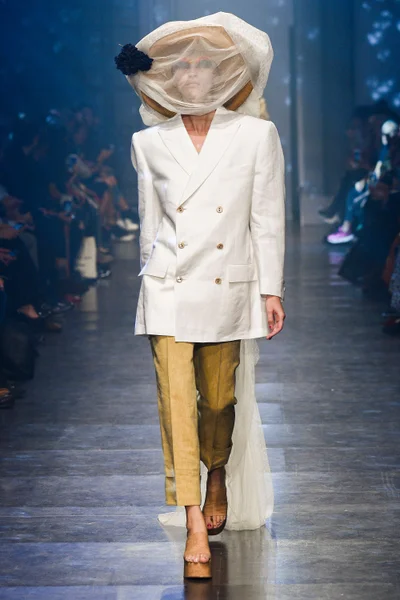 Look 9